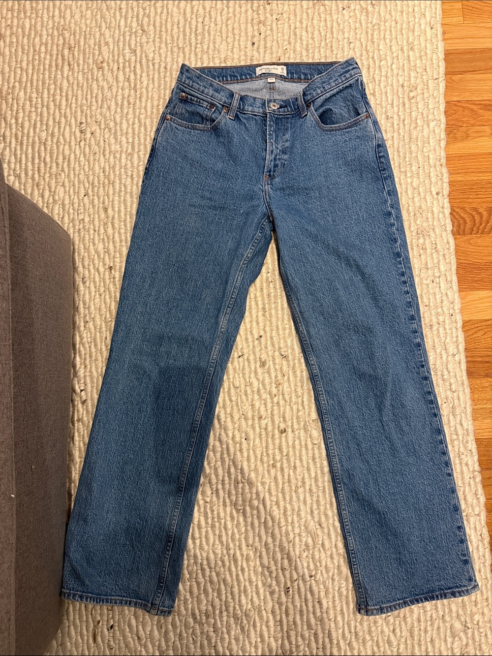 Abercrombie Curve Love Low-Rise Blue Straight-Leg Women’s Jeans